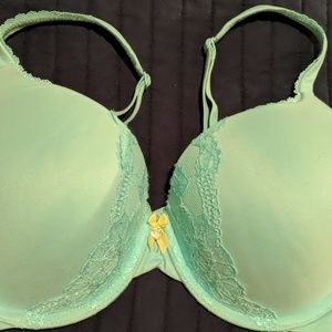 Victoria secret 34DD bra